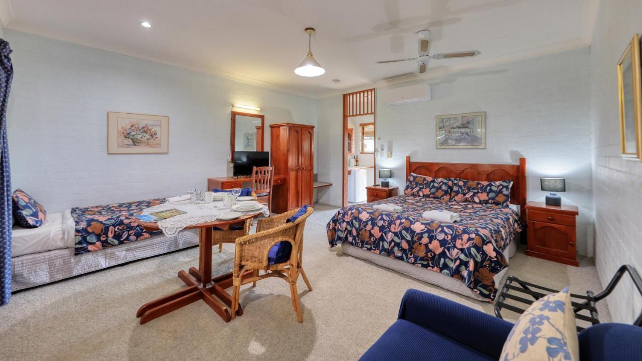 The Vineyard Motel Cowra Buitenkant foto